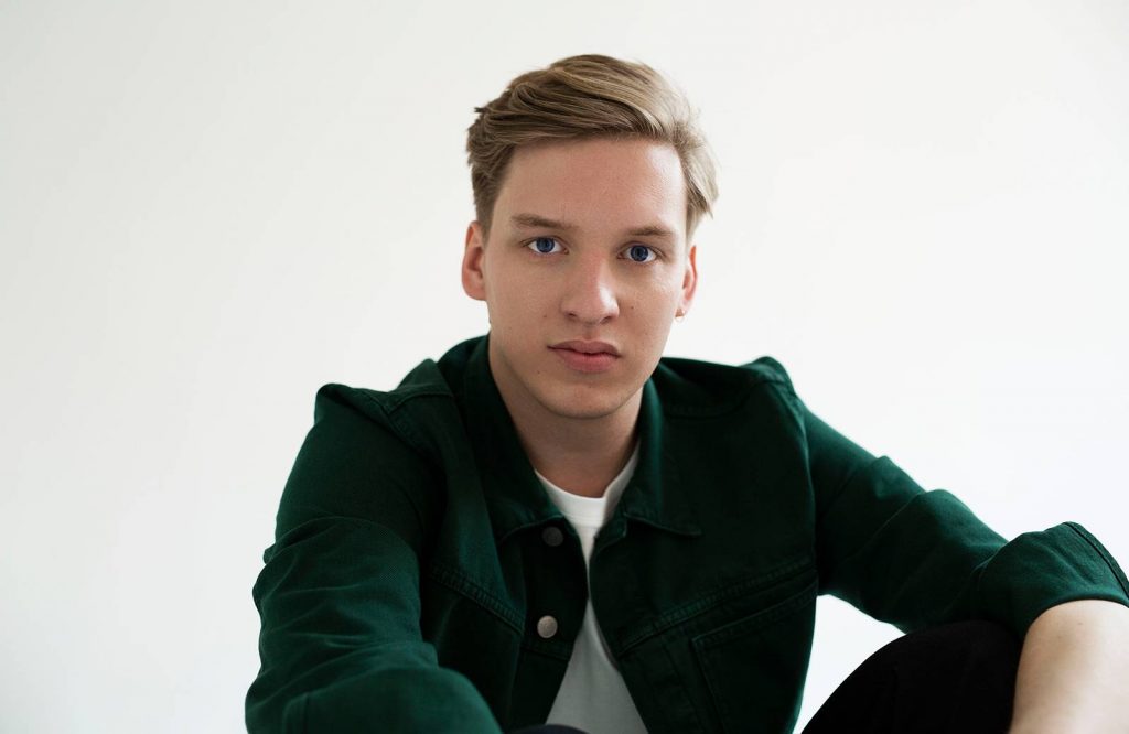 George Ezra releases ‘Shotgun’ video