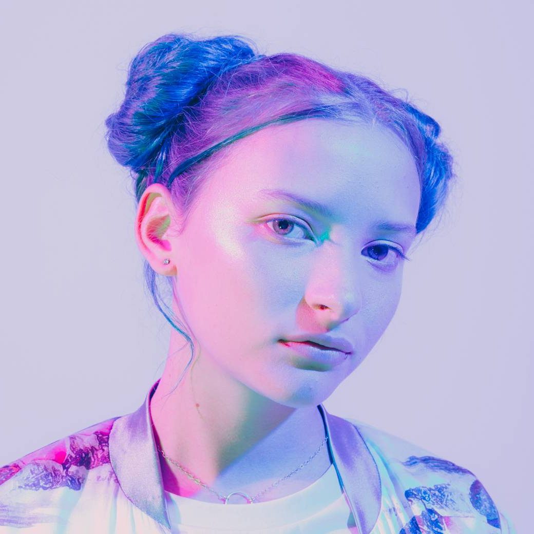 Au/Ra releases new single ‘Emoji’