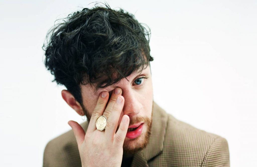 Tom Grennan unveils new video for ‘Barbed Wire’